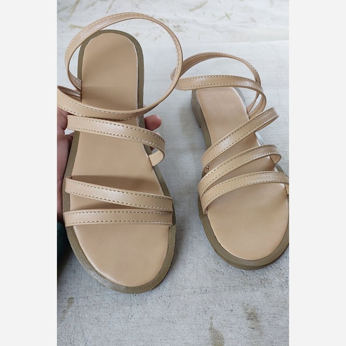 Main image of 短款角斗士风格脚踝带凉鞋 – 适合日常穿搭