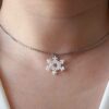 Thumbnail 3: 雪花珠饰项圈项链 – 手工制作，极简设计，适合日常佩戴
