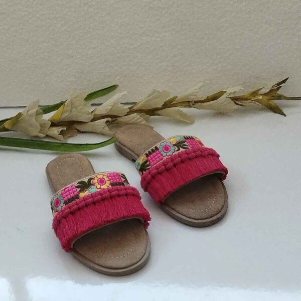 Stylish Macrame Slipper Ideal Choice for Party & Hangout with Flower Design in Pink