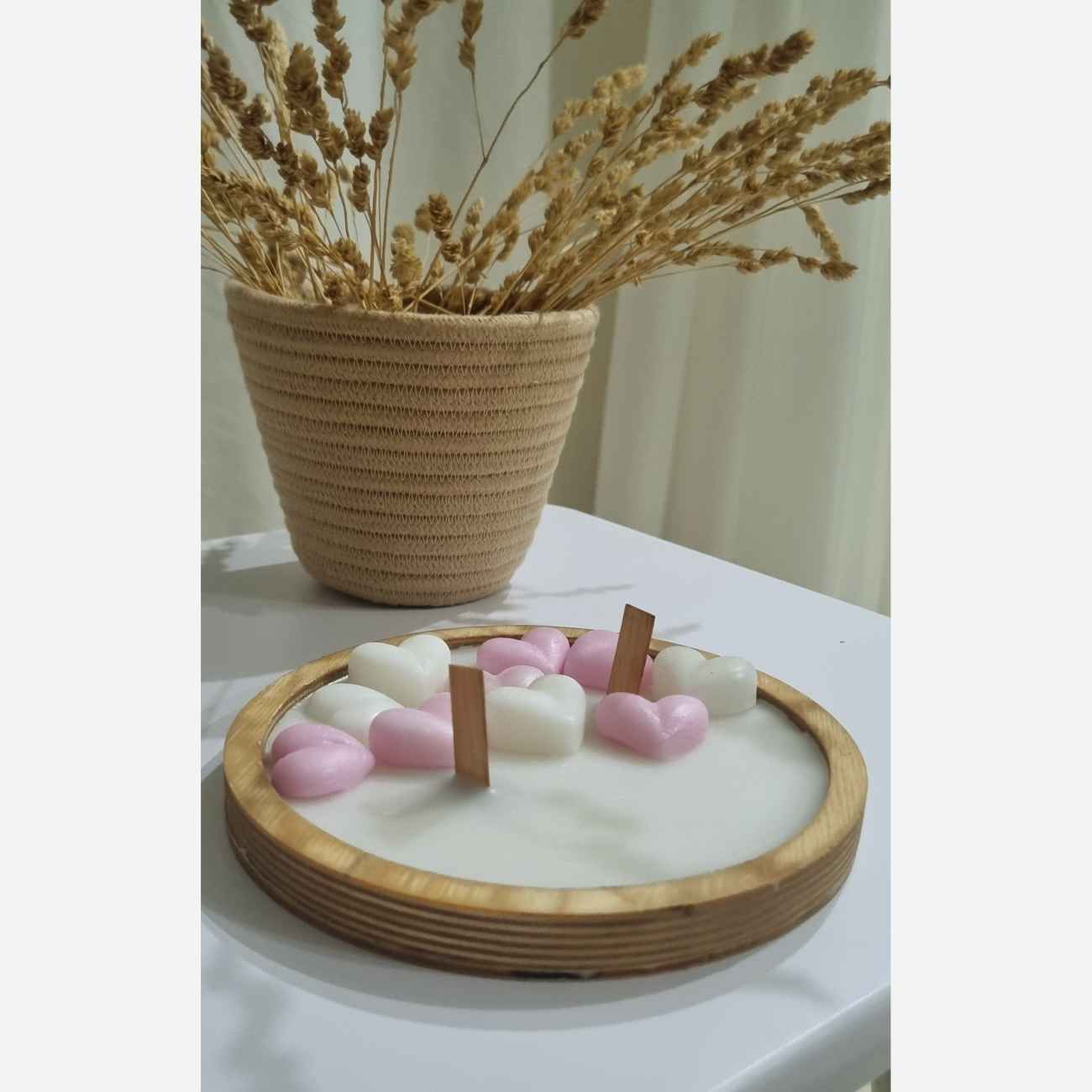 Main image of 时尚木质蜡烛罐 – 带心形设计，完美礼品与家居装饰