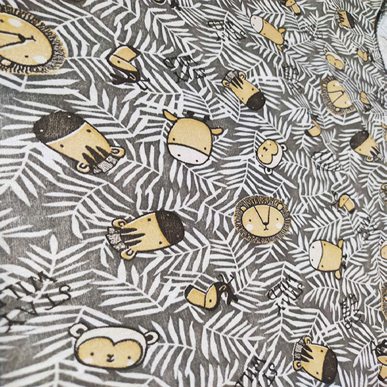 新生儿包裹毯 – 可调节、温暖、助眠设计