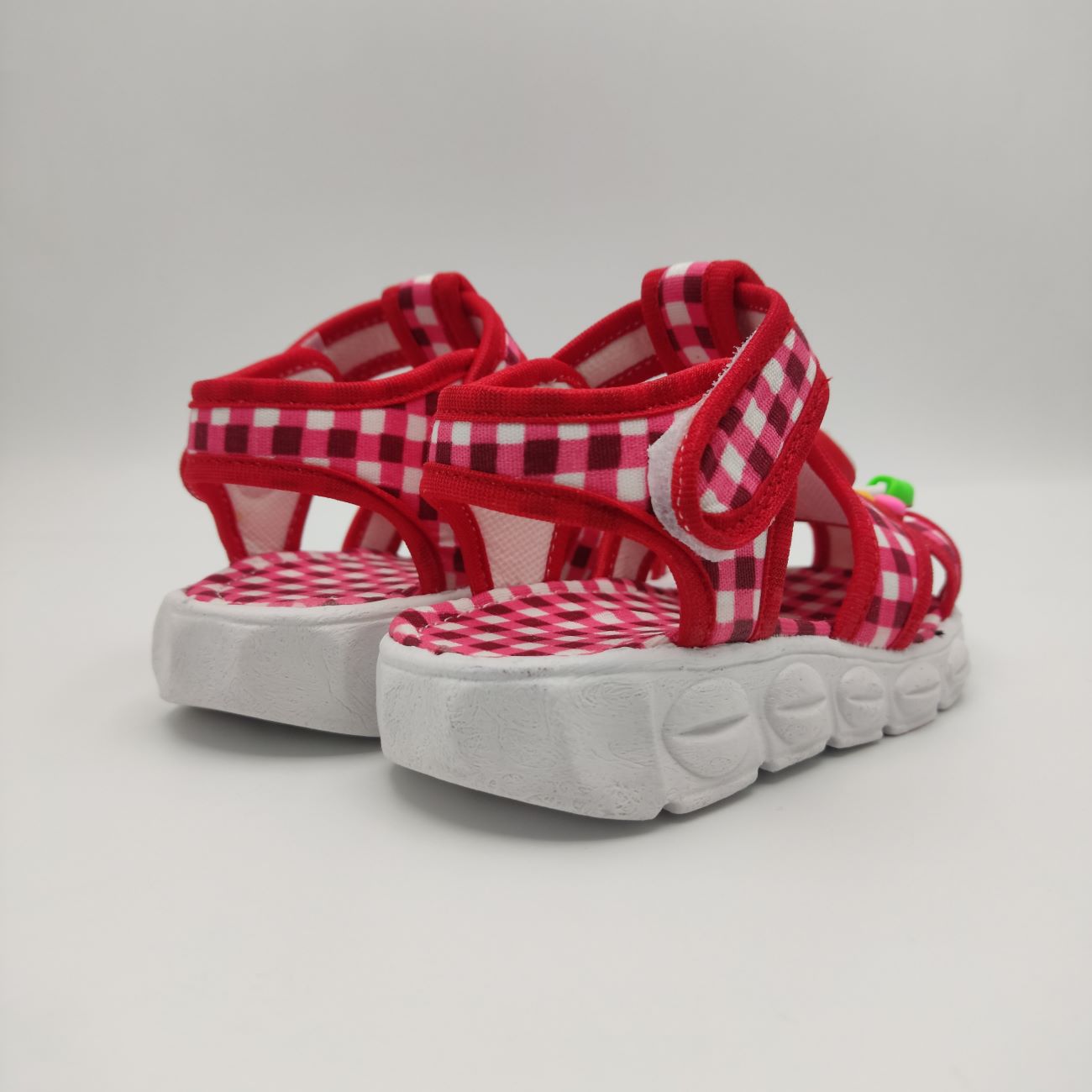 幼儿男女凉鞋 – 柔软灵活鞋底