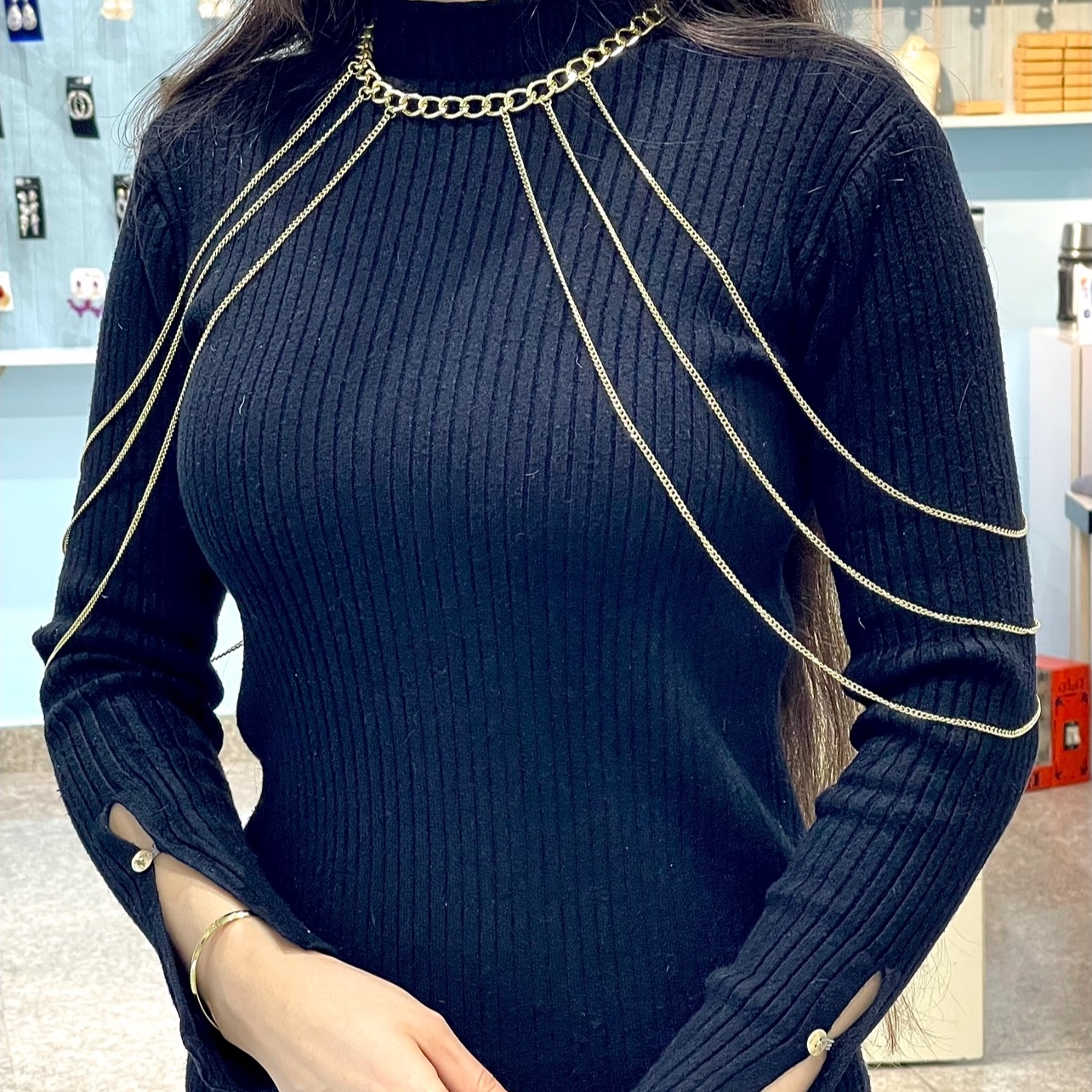 Main image of 上半身和肩部链条 – 适合夏季造型和海滩穿搭