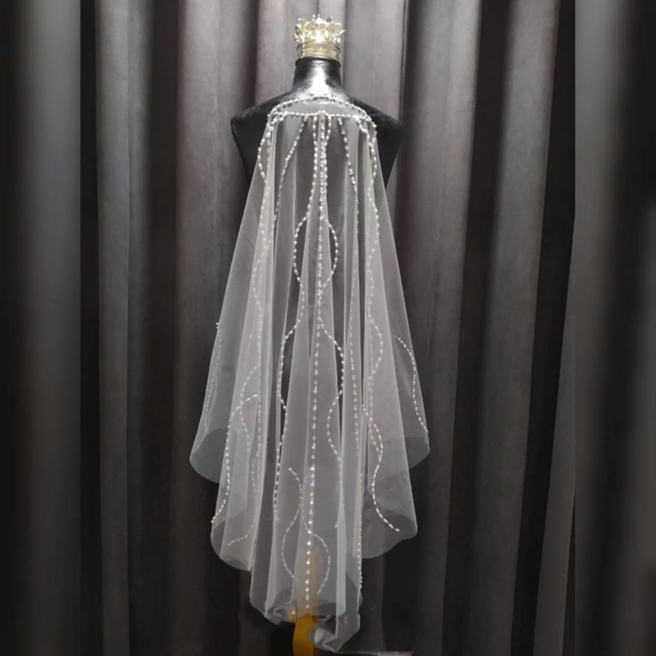 复古风格蕾丝婚礼头纱 – 精致图案,柔美梦幻效果