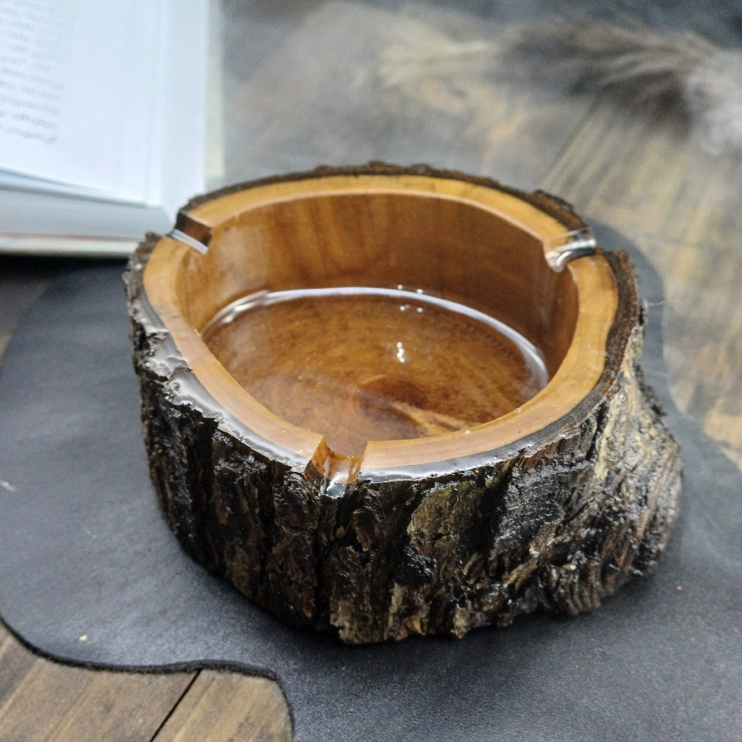 木与树脂结合烟灰缸 – 适合现代乡村风装饰