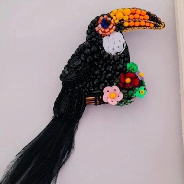 Beaded Toucan Brooch Graceful and Unique (2)