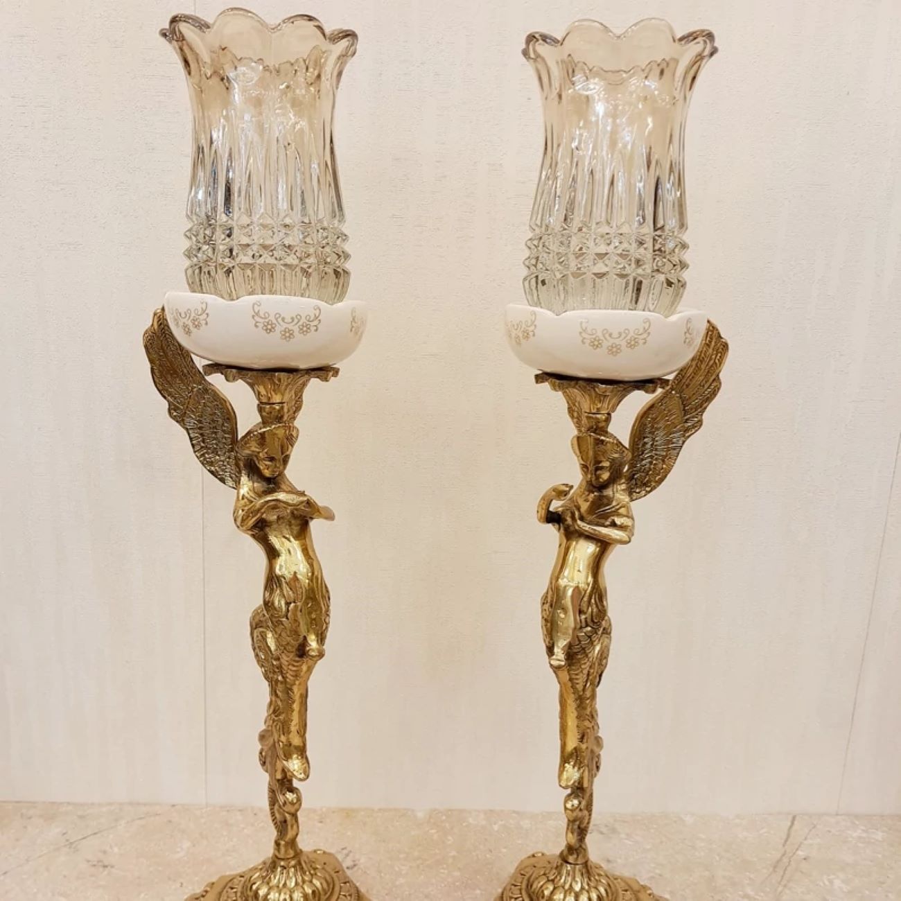 青铜烛台,天使造型配方形底座