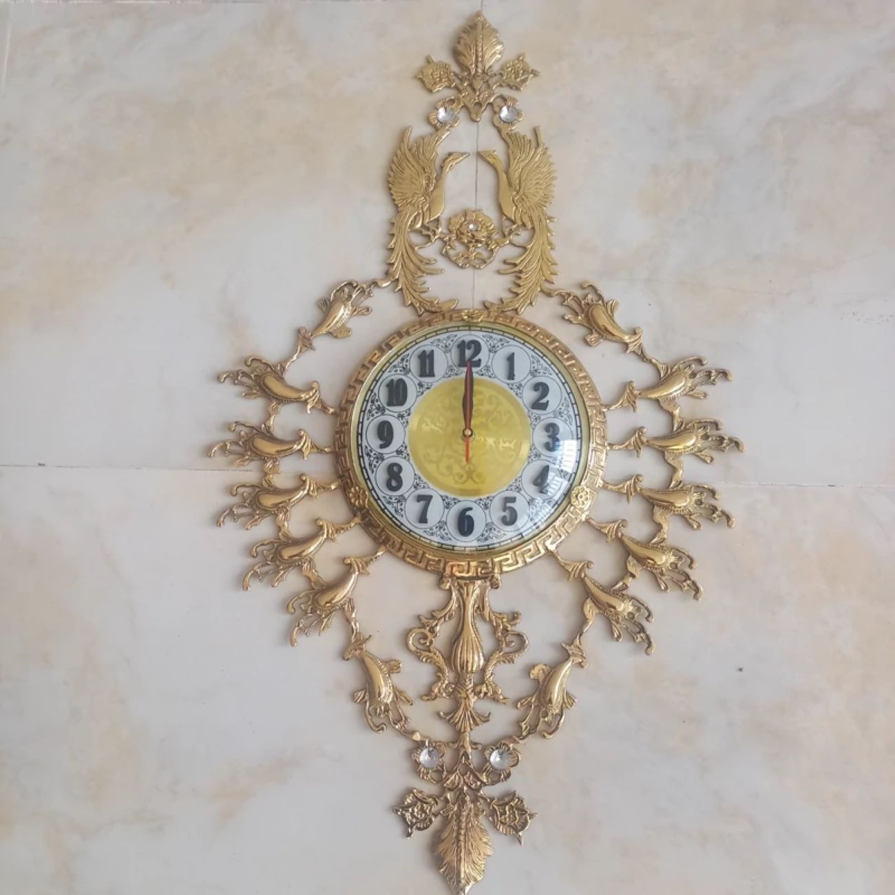 Main image of 优雅永恒黄铜挂钟 – 菱形鸟纹设计