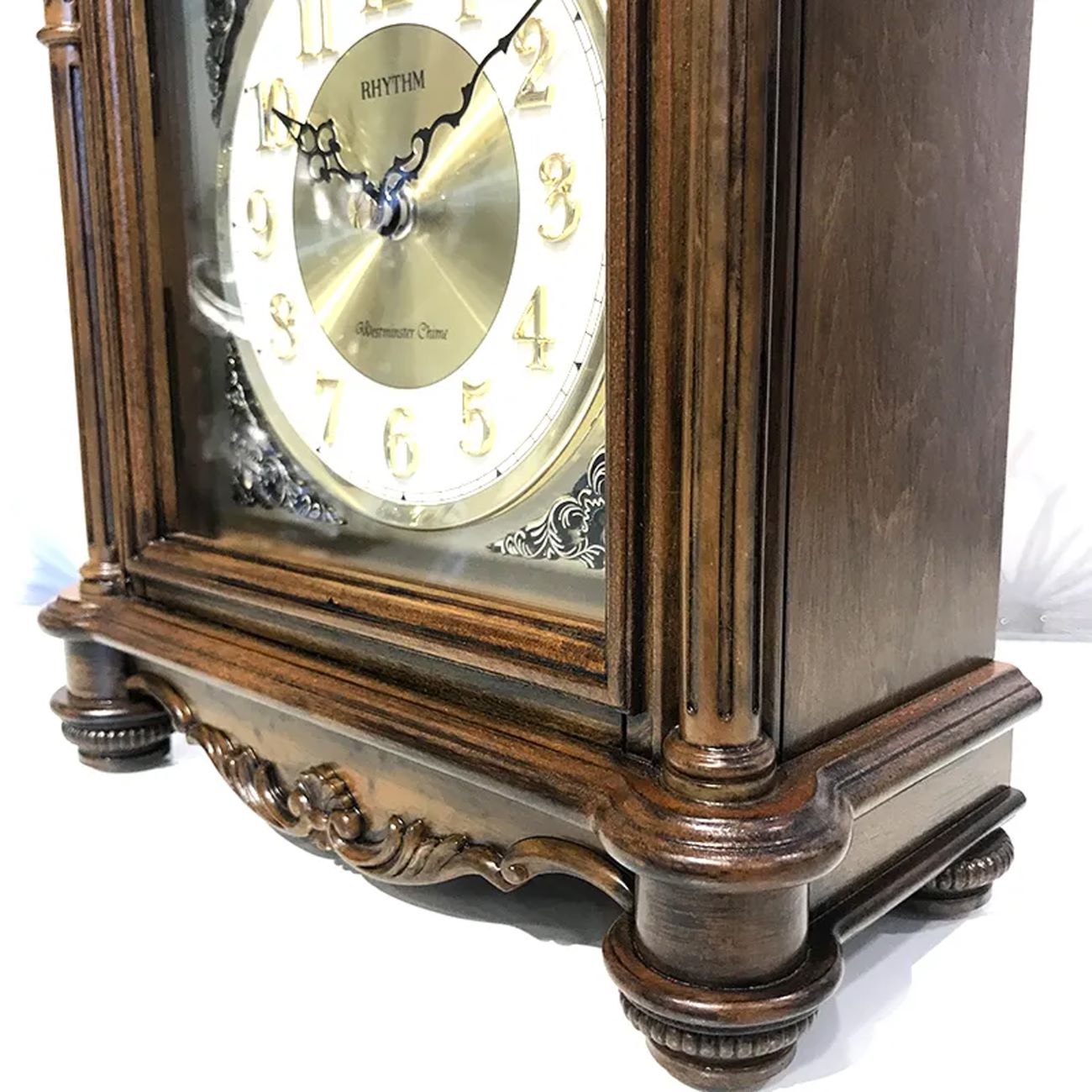 提升空间格调 – Citizen 座钟，兼具时尚与实用