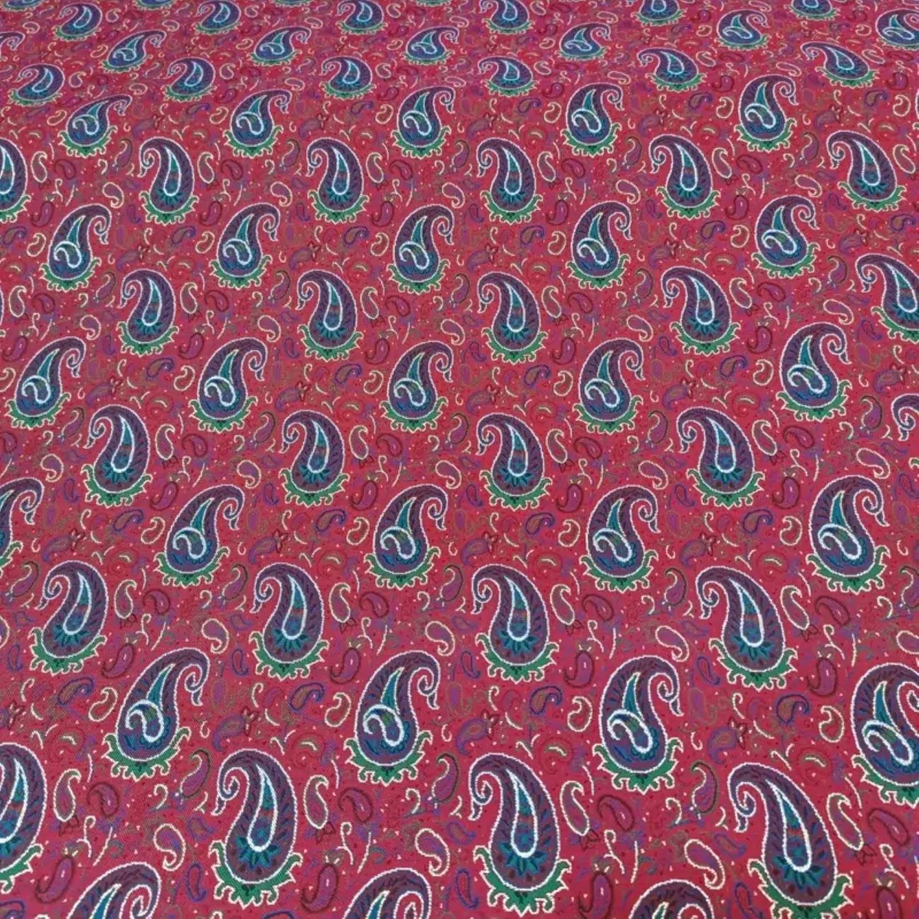 从古波斯到现代奢华：探索特尔梅织物的精美世界