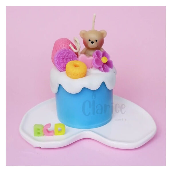 Handmade Candle, Elegantly Crafted to Look Like a Delicious Dessert (1)