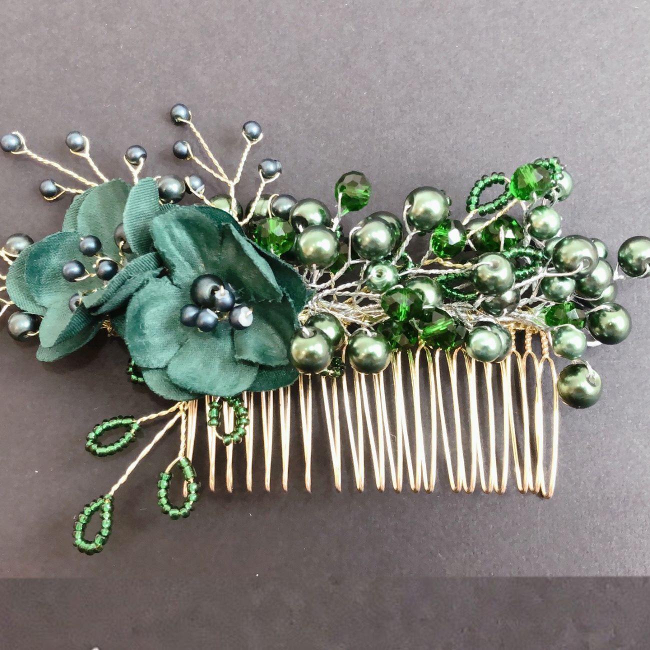 金属发梳配精致花卉，适合仪式或日常使用 – 2件