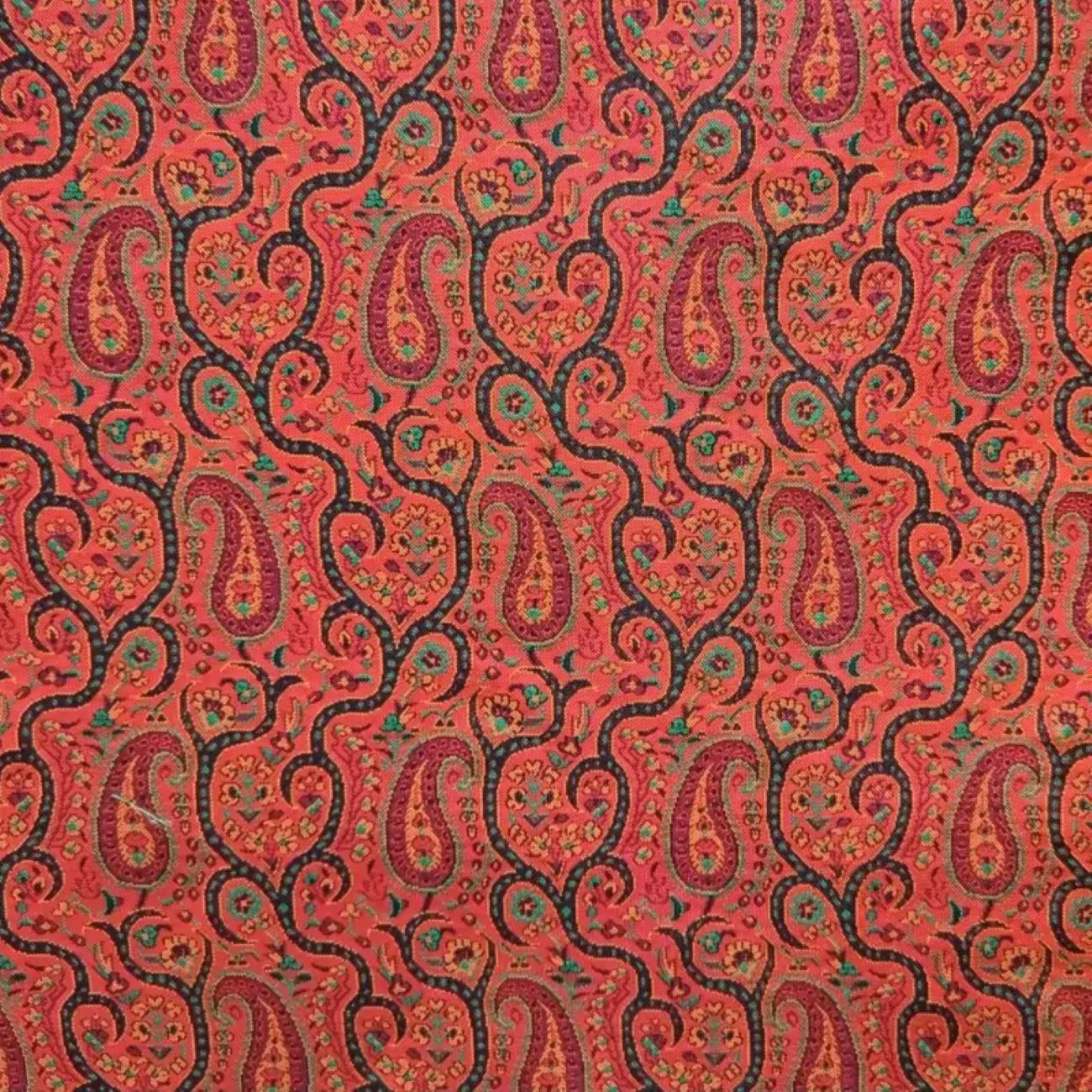 Main image of 特尔梅：波斯纺织艺术的传承，在每一根线和颜色中重现生命