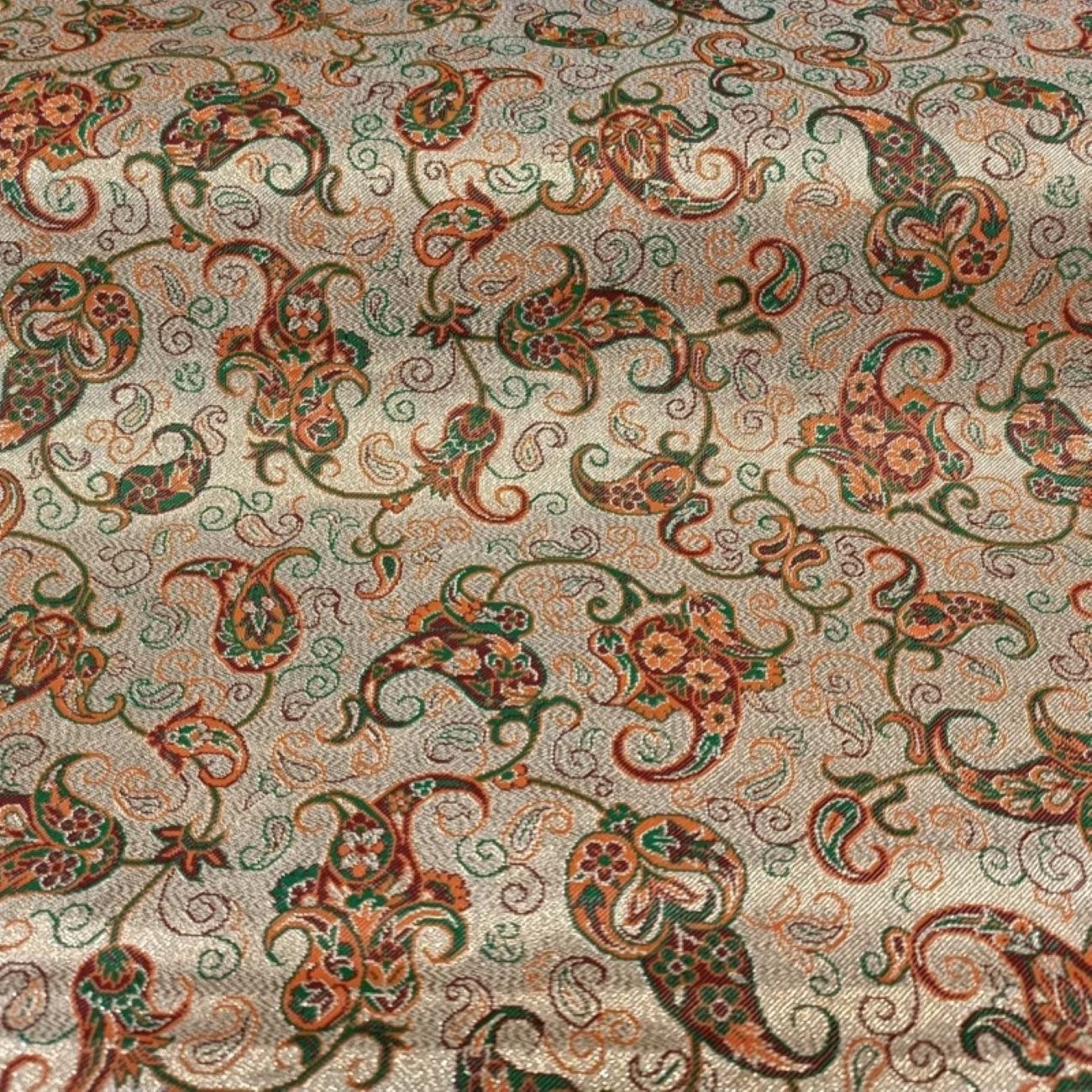 Termeh潮流：将波斯奢华带入当代时尚