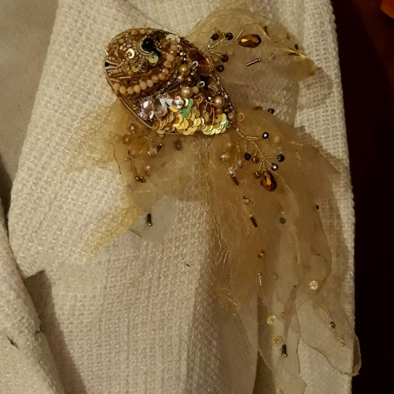 趣味鱼胸针 – 多彩活泼的配饰