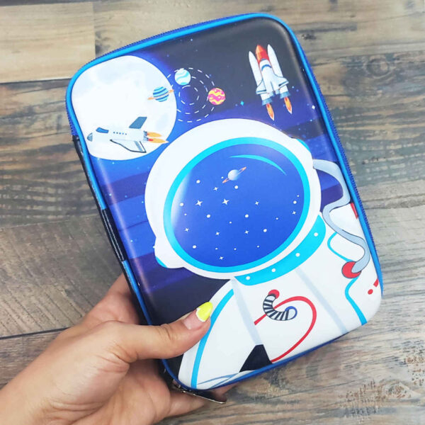 3D太空笔袋 – 坚固塑料设计，适合儿童，由 Light Star 出品