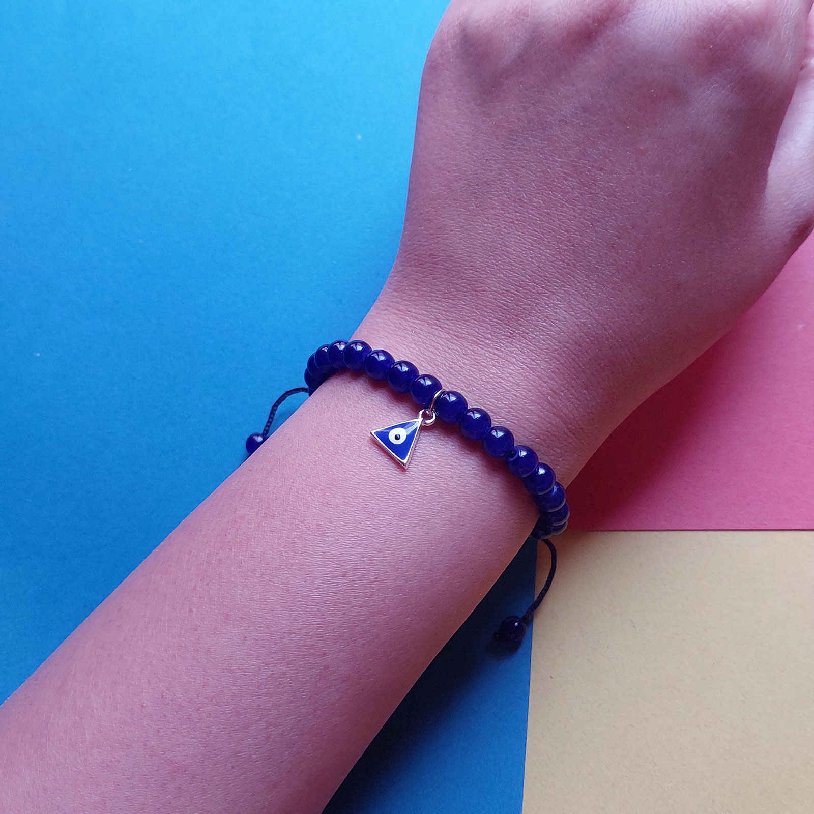 串珠邪眼饰品 – 带保护能量的手链,适合日常佩戴