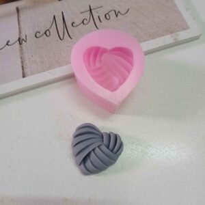 可爱小巧——最佳3D迷你爱心蜡烛模具，适合手工礼物