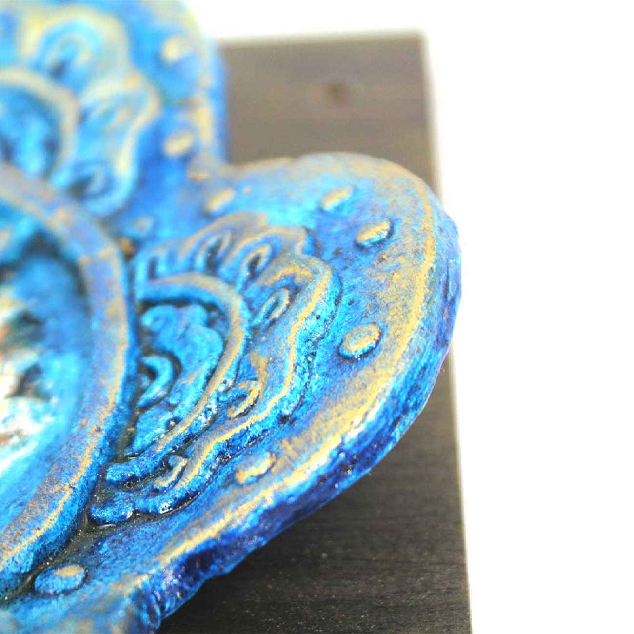 优雅蓝色镜面钥匙架 – 手工木质与陶瓷制作,永不过时