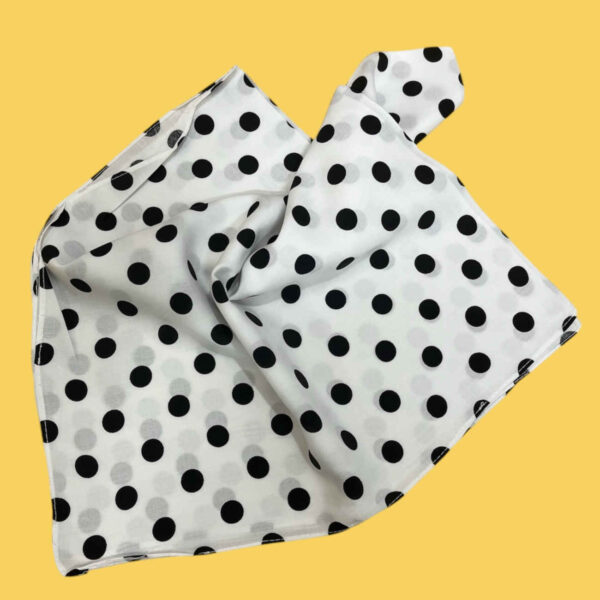 Elegant Mini Scarf – White Base with Black Modern & Beautiful (5)