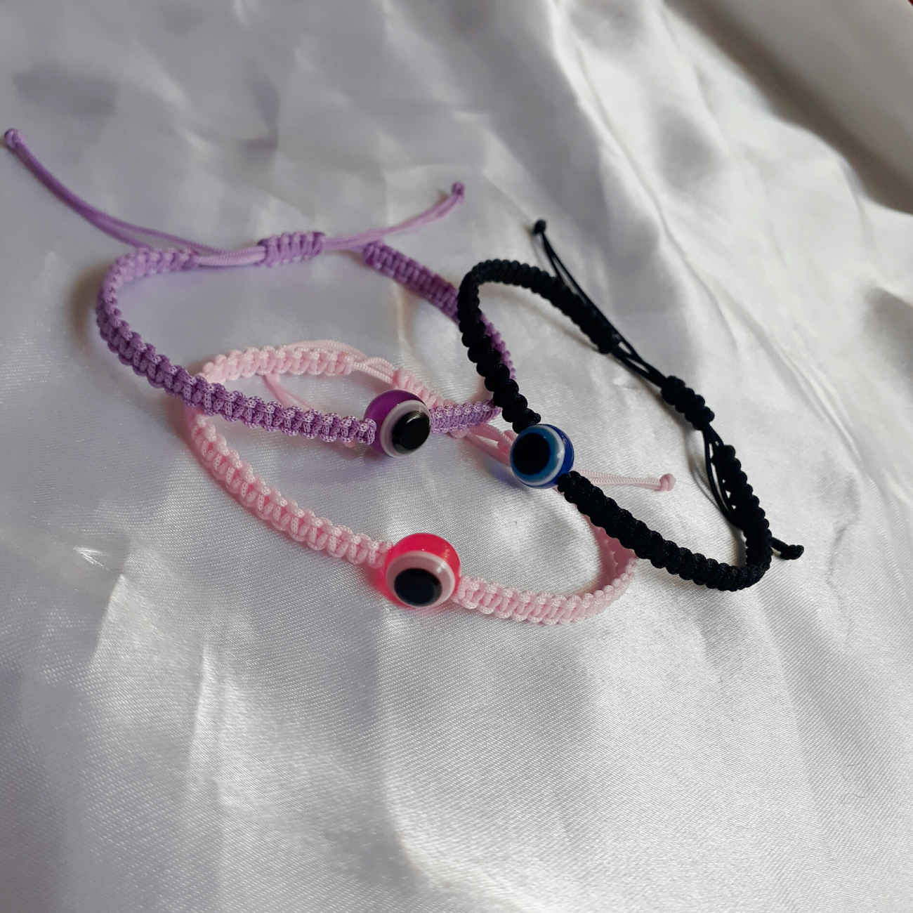 手工刺绣手链 – 强力邪眼吊坠,适合女士佩戴