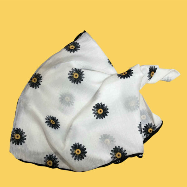 Mini Headscarf with Beautiful Chamomile Print – Elegant & Fresh (5)