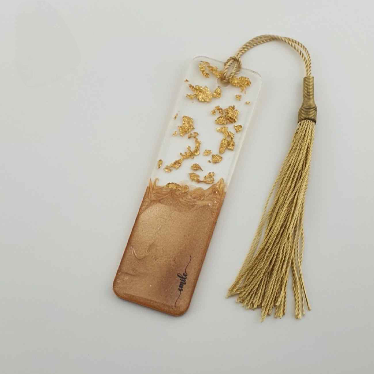 Main image of 极简书签 – 现代读者的简洁设计