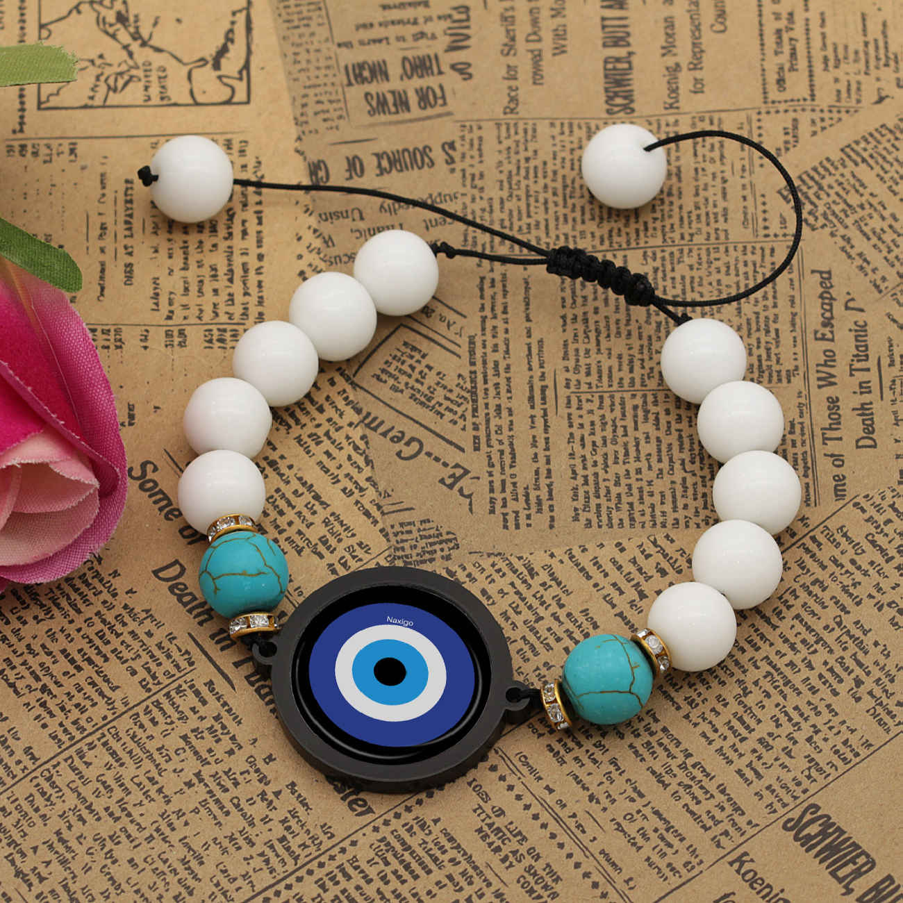 极简风格邪眼串珠手链 – 象征保护与魅力