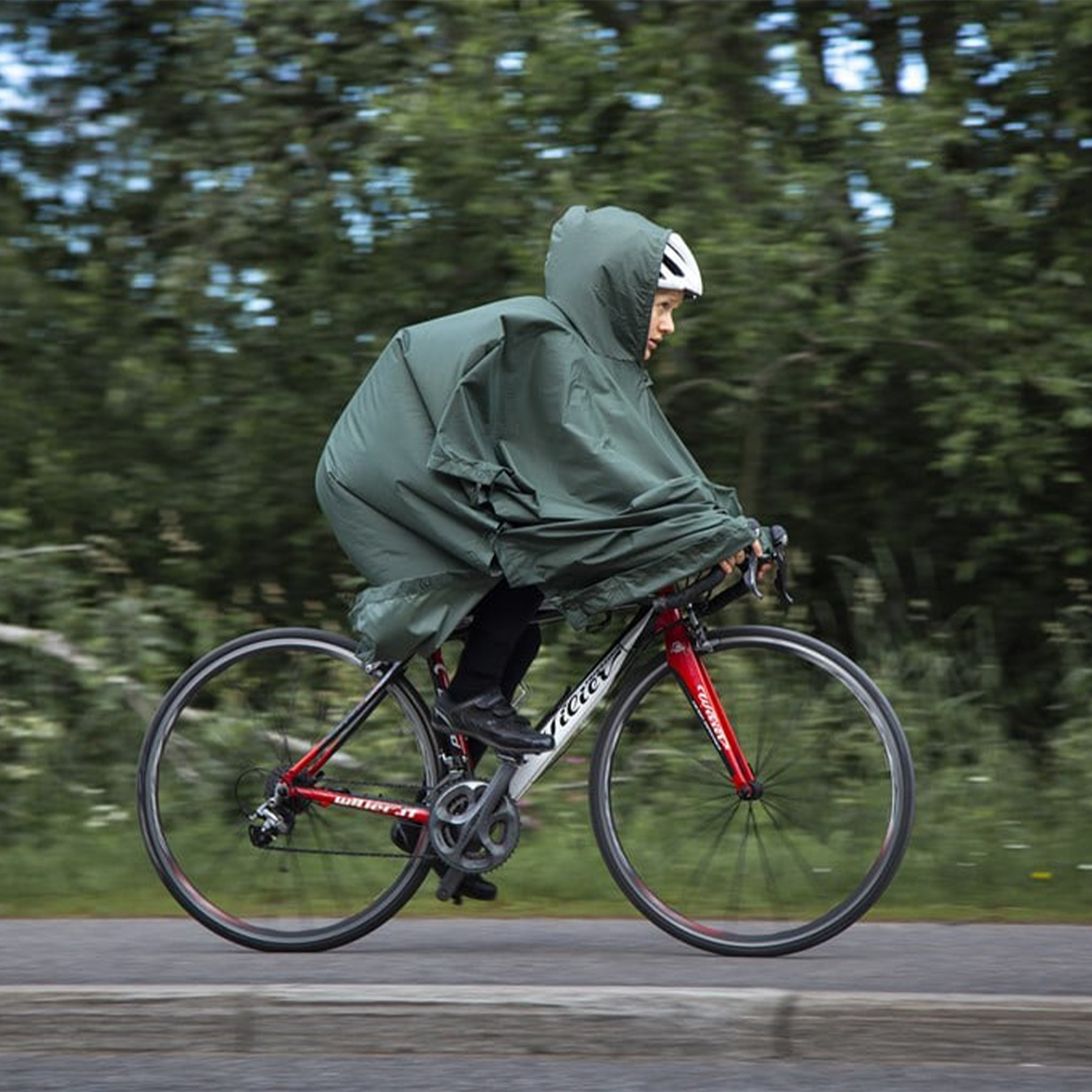 Snow Hawk 轻便防水登山雨披 – 适合徒步与户外运动