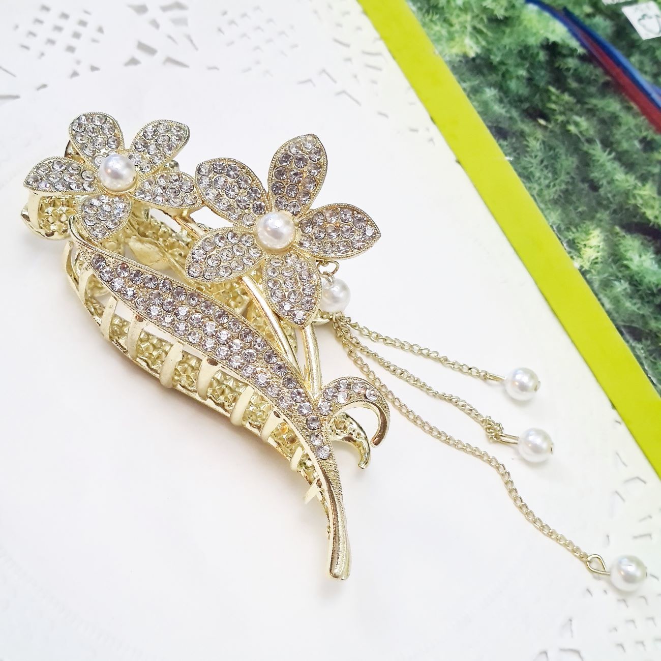 Main image of 女士发夹 – 金属五瓣花设计带流苏