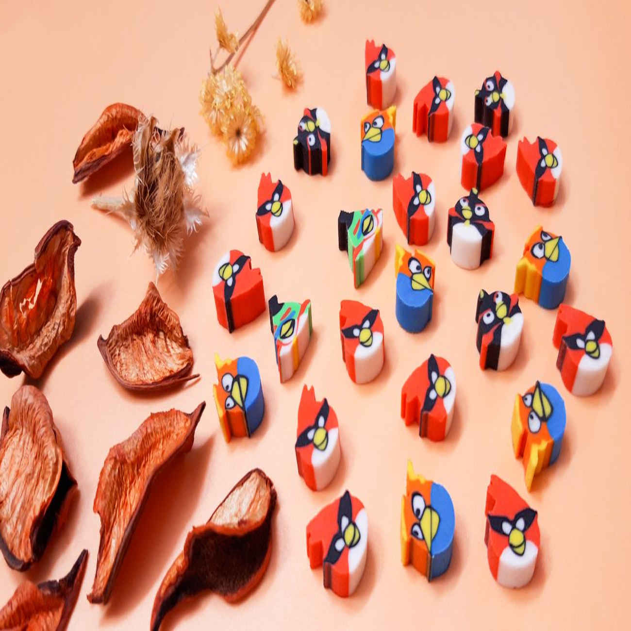 把战斗带到笔袋里——愤怒的小鸟橡皮擦(20个装)