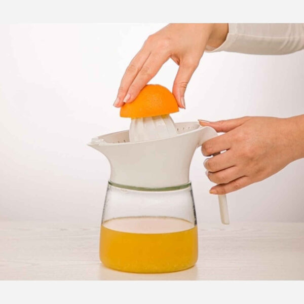 Pastel Pink Hand Juicer – Plastic Manual Citrus Press for Daily Use (2)